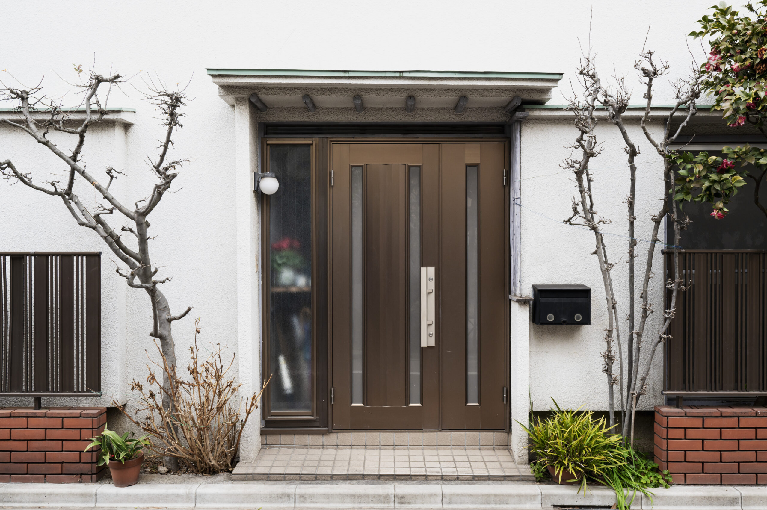 japanese-house-entrance-with-trees